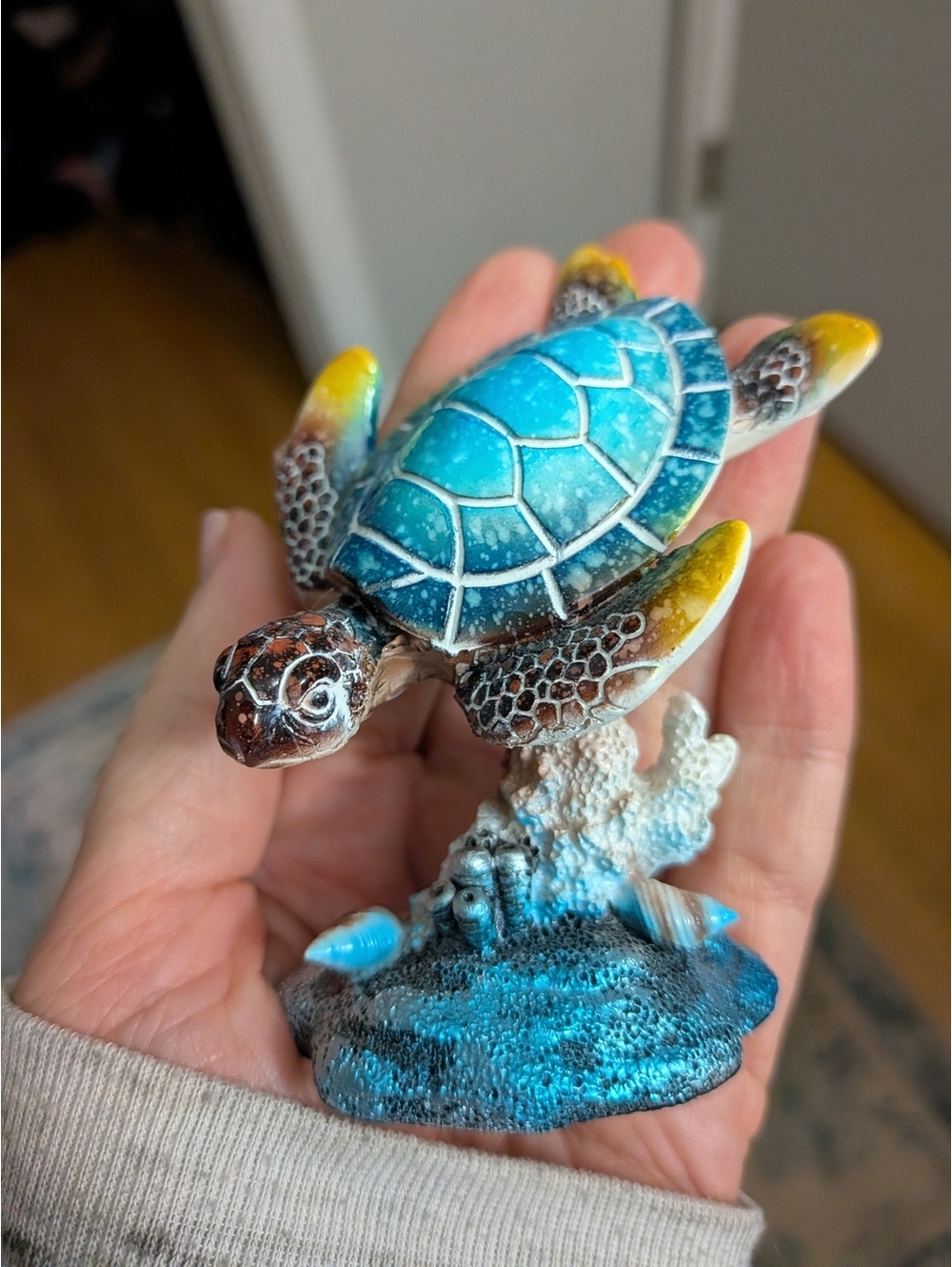 Sea Turtle Reptile Figurine  Hand-Painted Decorative Ornament Ocean Collectible